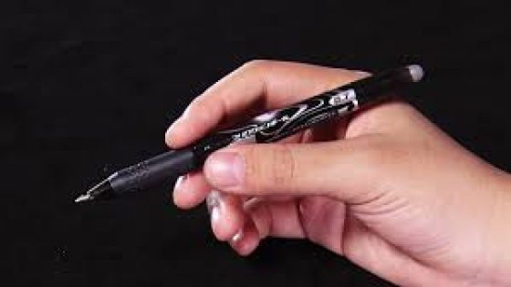 الأقلام المأجورة: شركاء المنتخبين الفاسدين في نهب المال العام