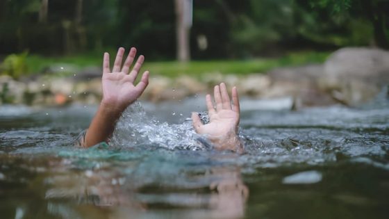 بطولة تنتهي بالفقد.. عنصر من القوات المساعدة يضحي بحياته لإنقاذ طفل من الغرق بشاطئ إيمي نتركا