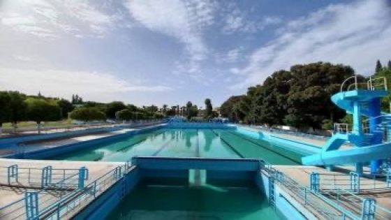 إغلاق محتمل للمسبح البلدي بمكناس بسبب اختناق قنوات المياه