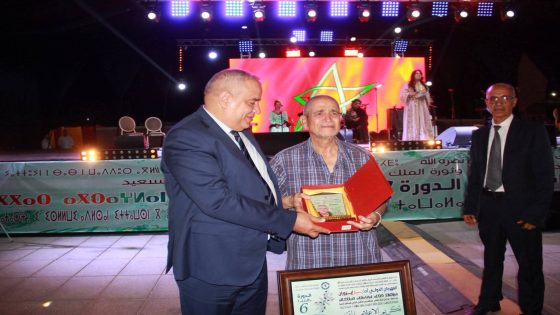 إدريس عزيم.. تكريم إعلامي رفيع في حضرة عامل إقليم خنيفرة خلال المهرجان الدولي أجدير إيزوران