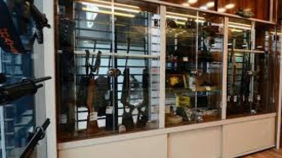 لفتيت يفوّض للولاة ترخيص نقل الأسلحة والذخيرة: صلاحيات جديدة في مجال حساس