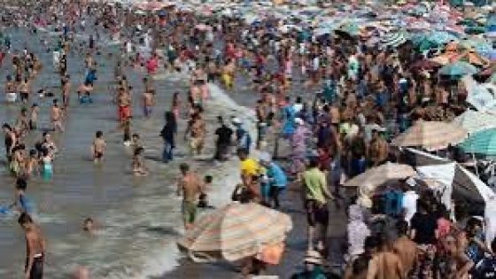 المضيق تغرق في زحام المصطافين وكراء الشقق يصل لأرقام قياسية