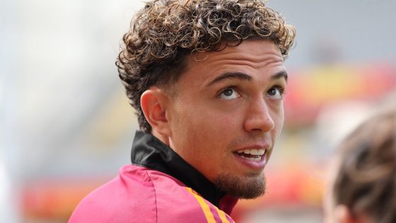 التألق مع فريقي: مغامرة جديدة في العمق الرياضي