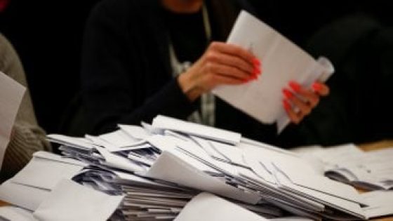 حينما يتحول الفن إلى سياسة والصحافة إلى تطبيل