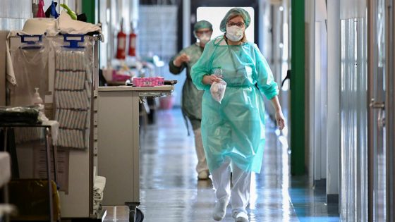 زيادة وفيات كورونا في الجزائر: هل تهدد الجماهير المغرب؟