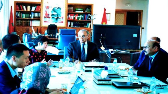 قلعة السراغنة تفتح أبوابها أمام الاستثمار الأخضر: زيارة صينية لترسيخ شراكة طاقية وسياحية مستدامة