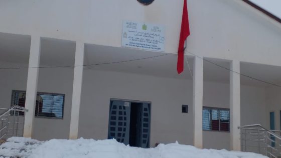 إفران :وسط الثلوج تدخل استعجالي لفائدة سيدة في عقدها السادس تزامنا مع موجة البرد في اطار عملية رعاية