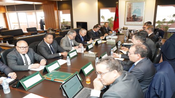 مراكش: اجتماع تنسيقي لتفعيل الشراكة الاستراتيجية بين مجلس جهة مراكش–آسفي وصندوق الإيداع والتدبير حول المشاريع المهيكلة بالجهة