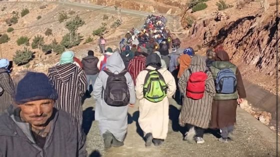 مسيرة احتجاجية بإنركي نحو عمالة أزيلال تنديداً بالعزلة ونقص المواد الأساسية