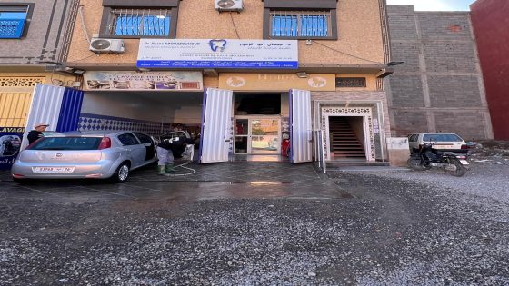 “نزاع بمراكش: طبيبة أسنان تثير الجدل بتثبيت كاميرات ولوحة إشهارية دون موافقة الجيران”