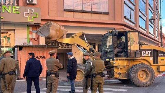 مراكش تشن حملة واسعة لتحرير الملك العمومي وإعادة النظام للفضاءات العامة