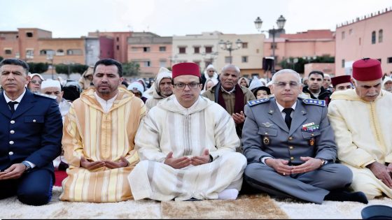 عامل إقليم الرحامنة يؤدي صلاة عيد الفطر بابن جرير في أجواء إيمانية مهيبة