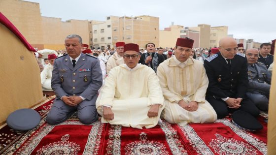 عامل إقليم تازة يؤدي صلاة عيد الفطر المبارك بمصلى العيدين بتازة العليا.