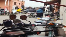 فوضى سوق الدراجات النارية بسوق الربيع بمراكش تشعل الجدل… مطالب بفتح تحقيق عاجل وتوحيد تسعيرة التسجيل ووقف التسيب الإداري