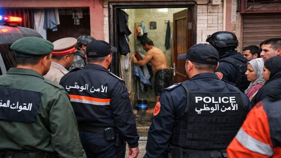 مختل عقلي يقتحم منزلاً ويتحصن داخل الحمام قبل كسر الباب وتسجيل خسائر مادية