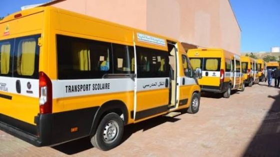 النقل المدرسي الخصوصي يزحف إلى الأزقة… حين تتحول الشوارع إلى مرائب مفتوحة