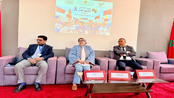 جمعية السبيل للتوحد تنظم لقاء تكوينيا برئاسة المدير الإقليمي لوزارة التربية الوطنية والتعليم الأولي والرياضة بقلعة السراغنة حول إدماج أطفال التوحد.