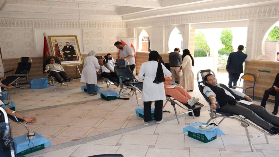 انطلاق عملية التبرع بالدم بكلية العلوم القانونية والاقتصادية والاجتماعية بقلعة السراغنة في إطار الأيام العلمية والثقافية والرياضية