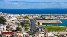 طنجة… المدينة التي يصعب مغادرتها : حين تتحول “عروس الشمال” إلى اختيار عائلي دائم.