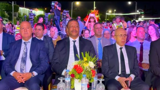 عامل إقليم تاونات يتراس فعاليات الدورة الرابعة عشرة للمهرجان الوطني لفنون العيطة الجبلية ويكرم رواد هذا الفن