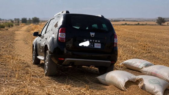 الجديدة : سيارة بلوحة رسمية تنقل أكياس القمح وتثير جدلاً بدوار الرخصة