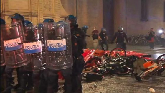 مقتل مغربي أثناء تدخل أمني يفجر احتجاجات بمدينة بولونيا الإيطالية