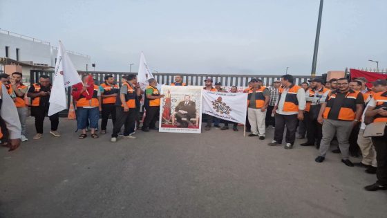 عمال وسائقو النقل الحضري بمراكش يحتجون للمطالبة بالزيادة في الأجور وتحسين ظروف العمل