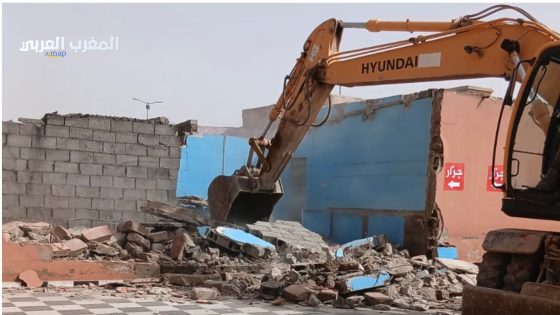 مراكش : هدم جميع المحلات العشوائية لبيع المأكولات بطريق آسفي منطقة سيدي غانم
