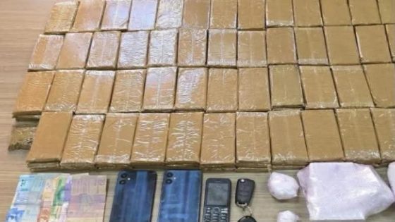 ولاية أمن مراكش توقف ثلاثة أشخاص وتحجز نحو 40 كيلوغراماً من الشيرا بمنطقة النخيل