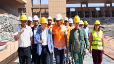 مراكش: والي الجهة يتفقد ملاعب التداريب ويطلع على تقدم أشغال الملعب الكبير